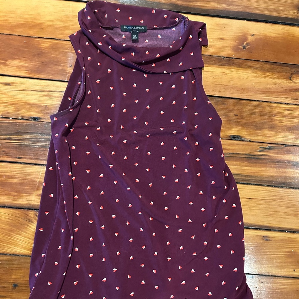 Banana republic maroon heart tank top size XS